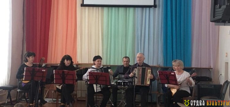 Учалинские школьники поговорили о музыке — в детской музыкальной школе прошел концерт-лекторий
